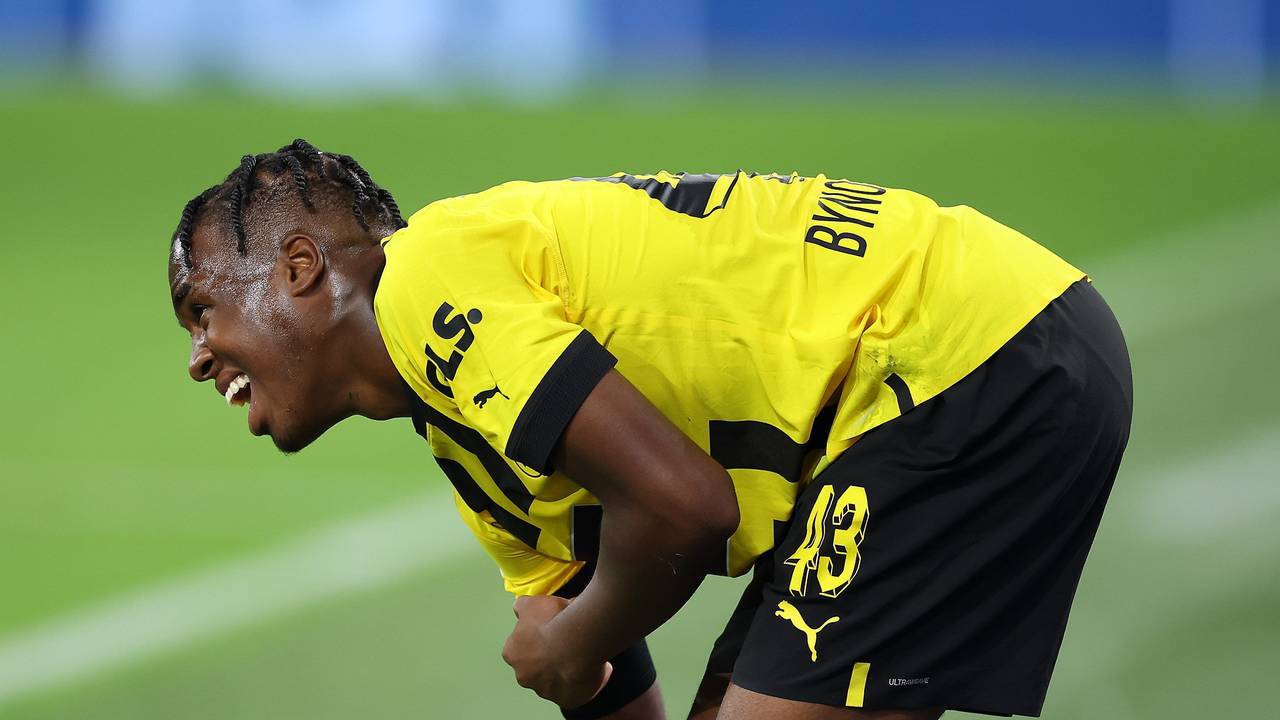 Jamie Jermaine Bynoe-Gittens mit schmerzverzerrtem Gesicht.
