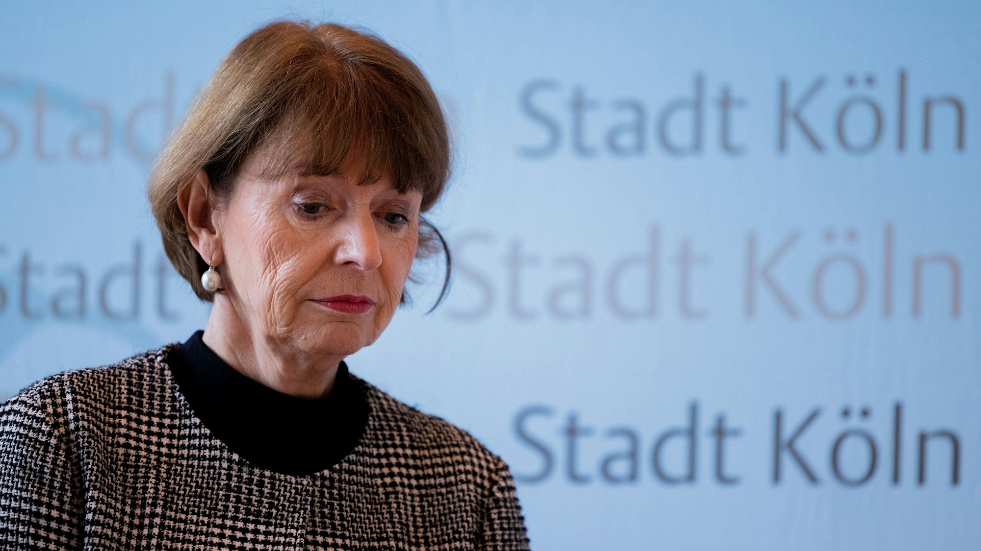 Henriette Reker spricht im Muschelssaal des Historischen Rathauses.