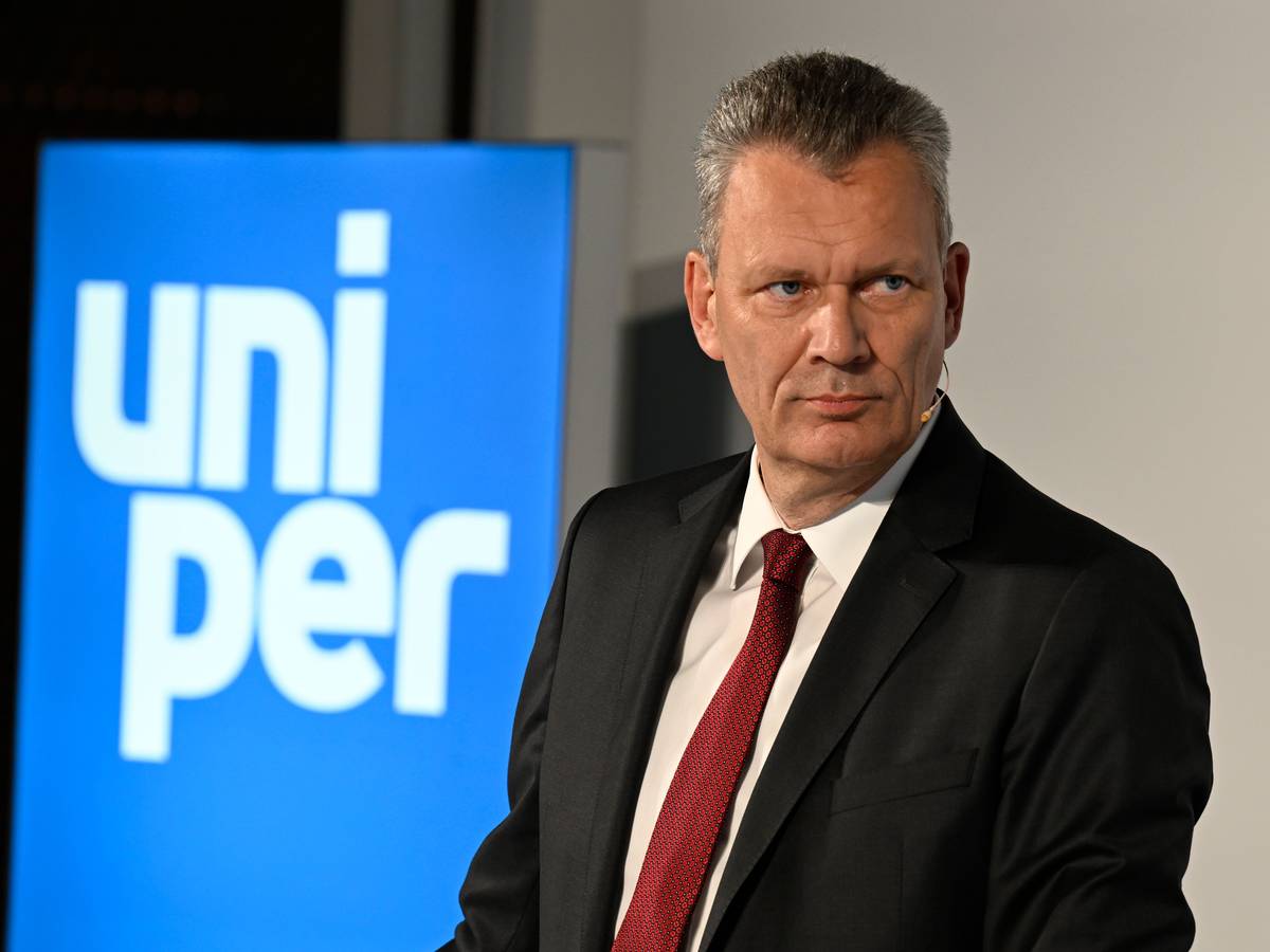 Klaus-Dieter Maubach, Vorstandsvorsitzender des Energieversorgers UNIPER, spricht in der Konzernzentrale über Hilfen vom Bund, damit eine sicher Gasversorgung gewährleistet sein wird.