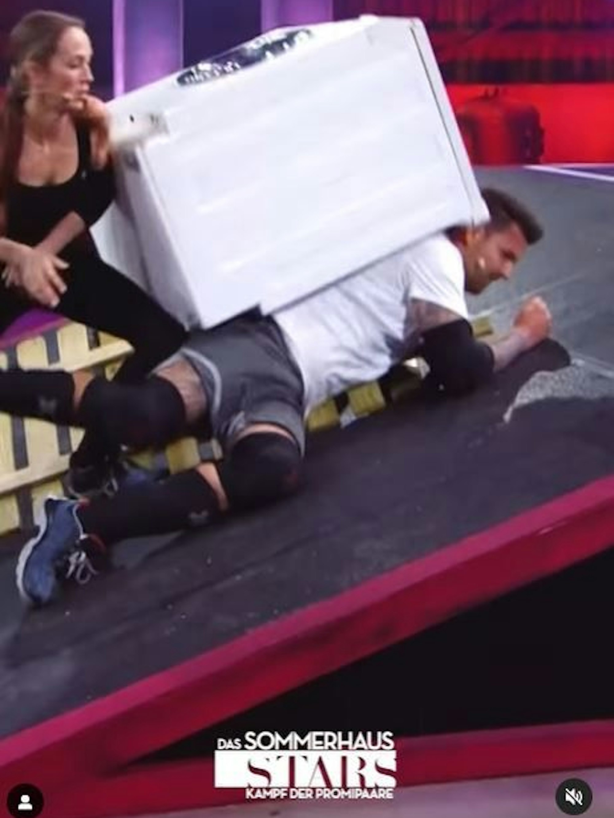 Sommerhaus der Stars 2022
Im offiziellen Trailer sind Marco Cerullo und Christina Grass zu sehen - dabei sind die nur Nachrücker-Kandidaten und von RTL noch nicht offiziell als solche benannt.