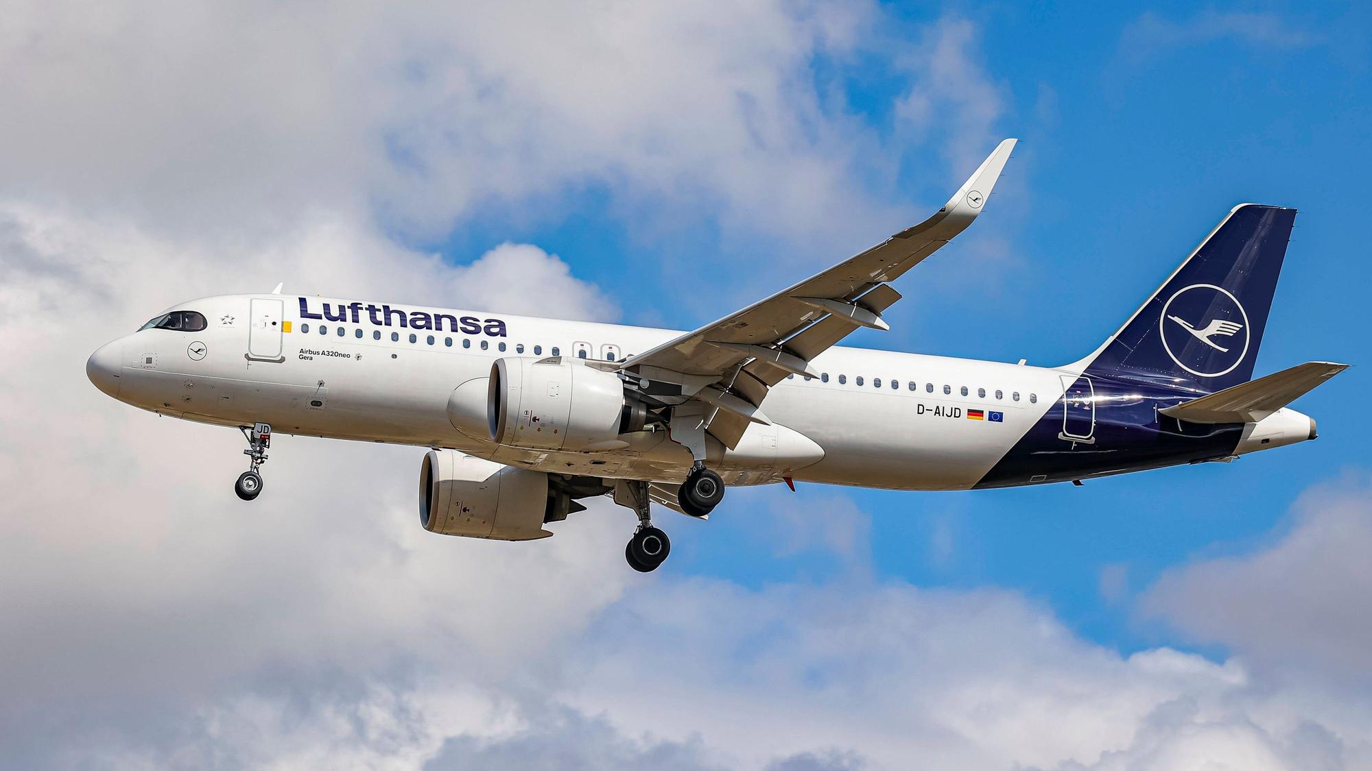 Lufthansa Airbus A320neo.