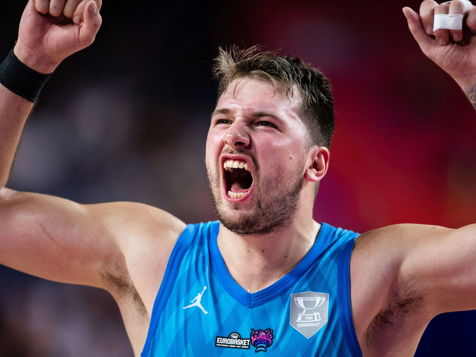 Sloweniens Luka Doncic jubelt während der Partie.