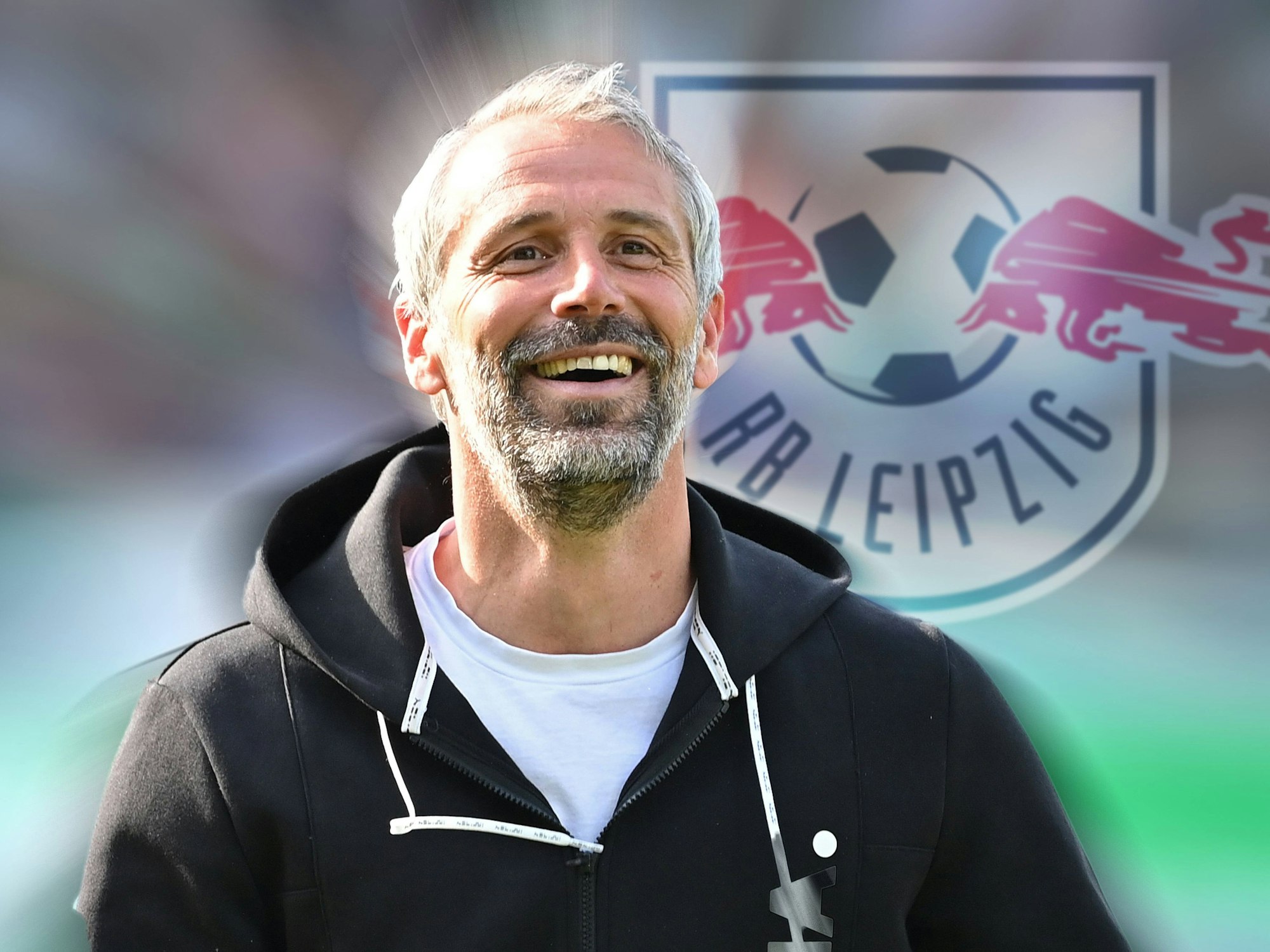 Marco Rose lacht in die Kamera.