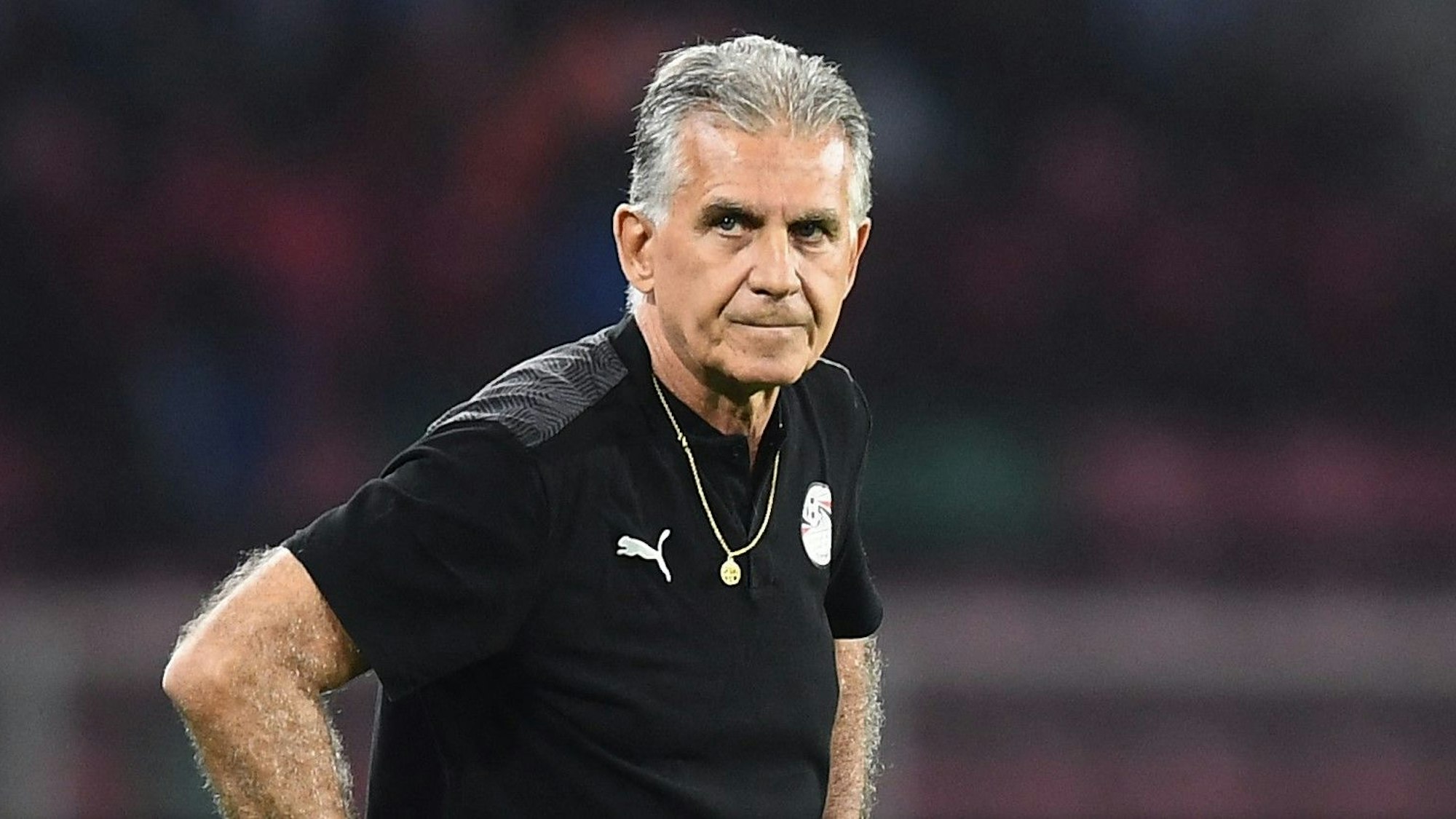 Carlos Queiroz gestikuliert bei einem Spiel von Ägypten. Als Nationaltrainer des Iran fährt er zur WM 2022 nach Katar.