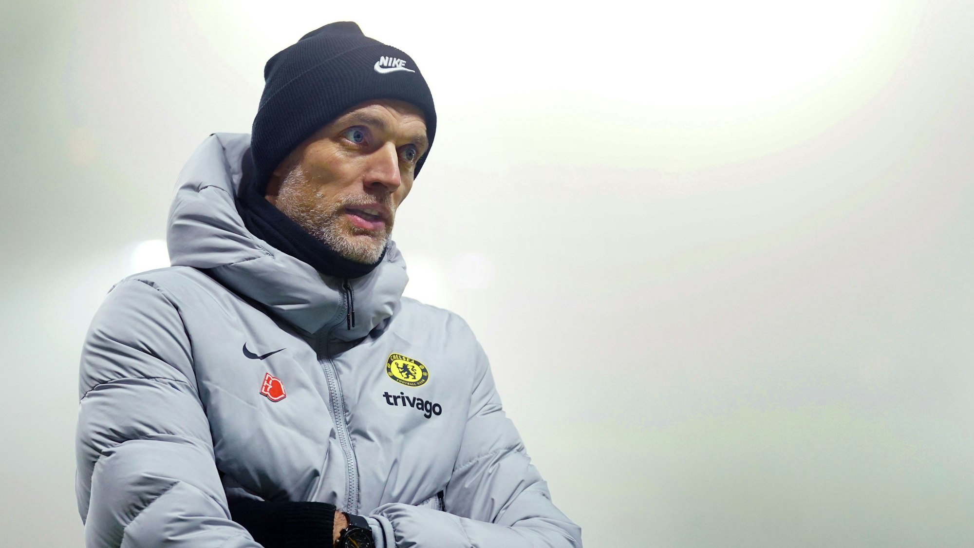 Thomas Tuchel, Trainer des FC Chelsea, steht an der Seitenlinie.