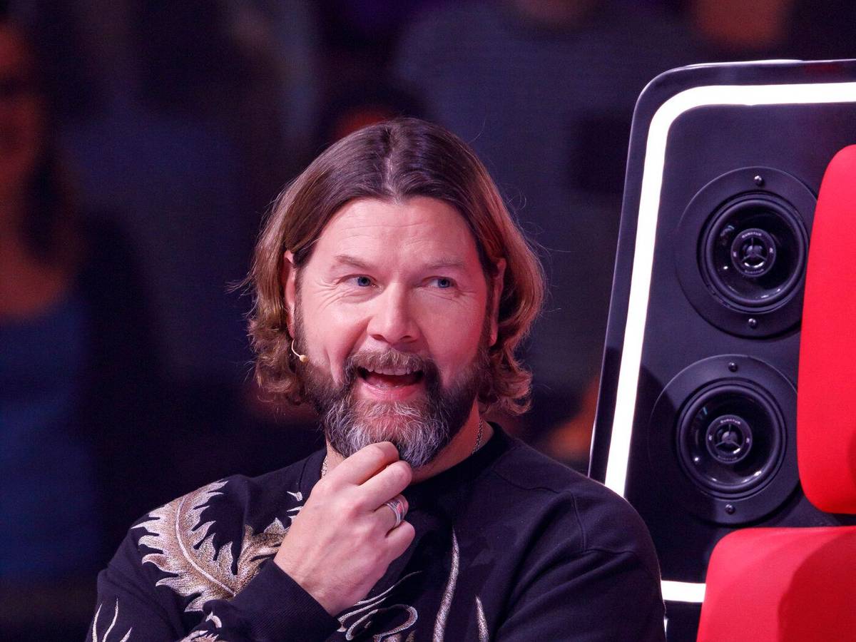 Rea Garvey lacht bei „The Voice of Germany“.