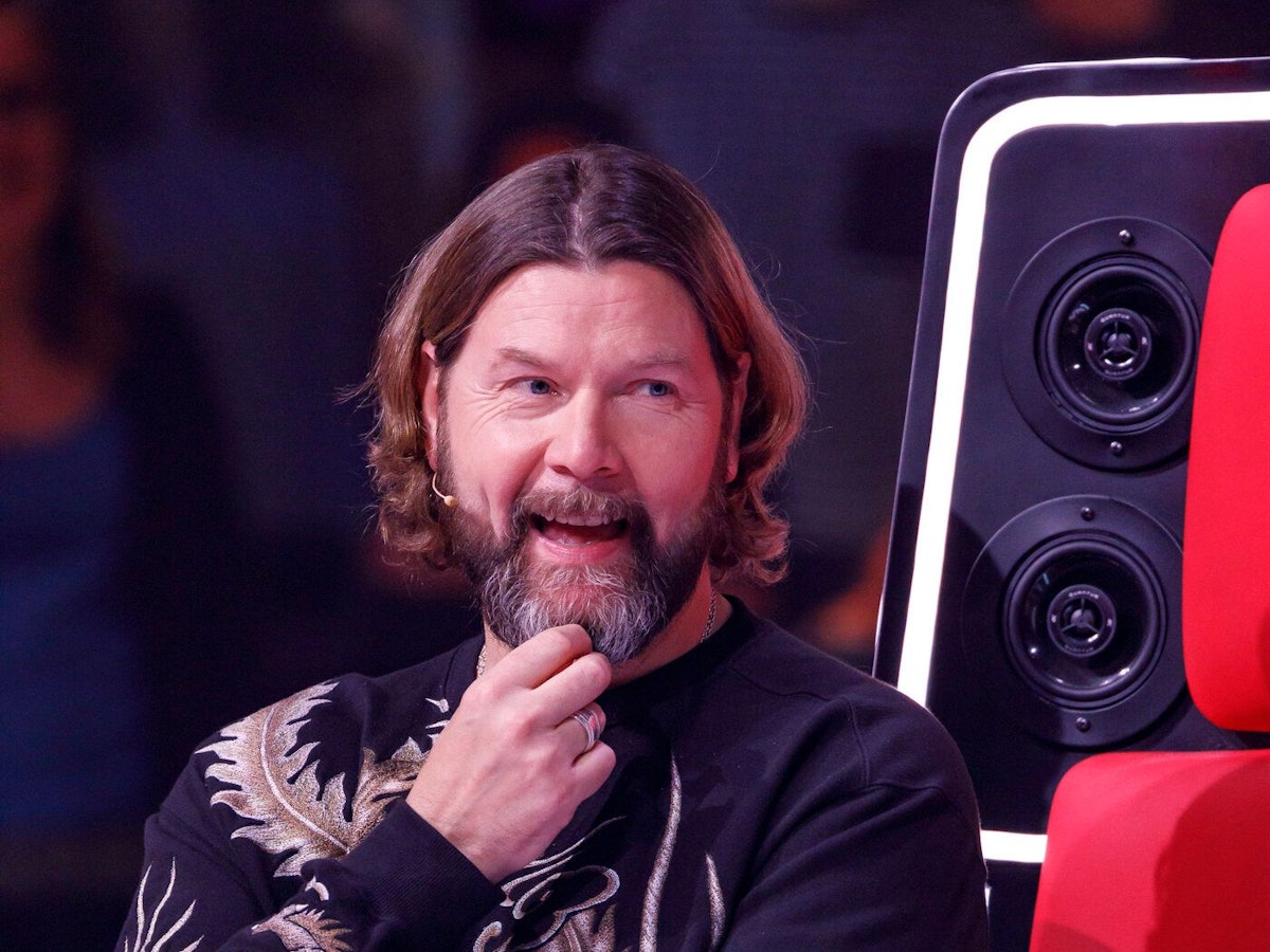 Rea Garvey lacht bei „The Voice of Germany“.