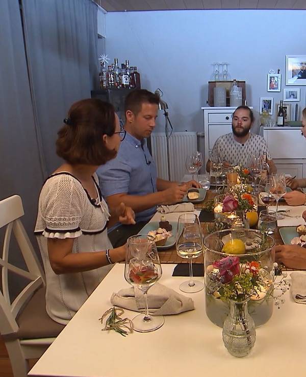 Das perfekte Dinner - Tag 5 in der Pfalz (9.9.2022)
Foto von der Teleschau gezogen