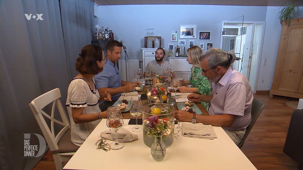 Das perfekte Dinner - Tag 5 in der Pfalz (9.9.2022)
Foto von der Teleschau gezogen