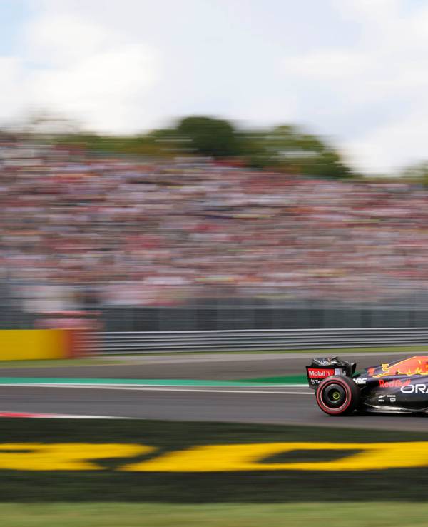 Max Verstappen dreht seine Runden in Monza.