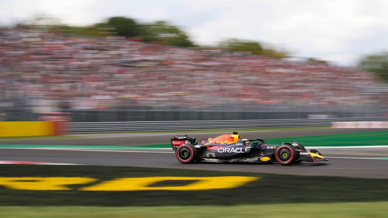 Max Verstappen dreht seine Runden in Monza.
