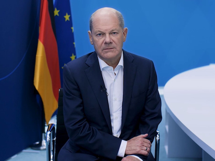 Olaf Scholz bei seiner wöchentlichen Videobotschaft "Kanzler kompakt" (via Bundeskanzler.de)