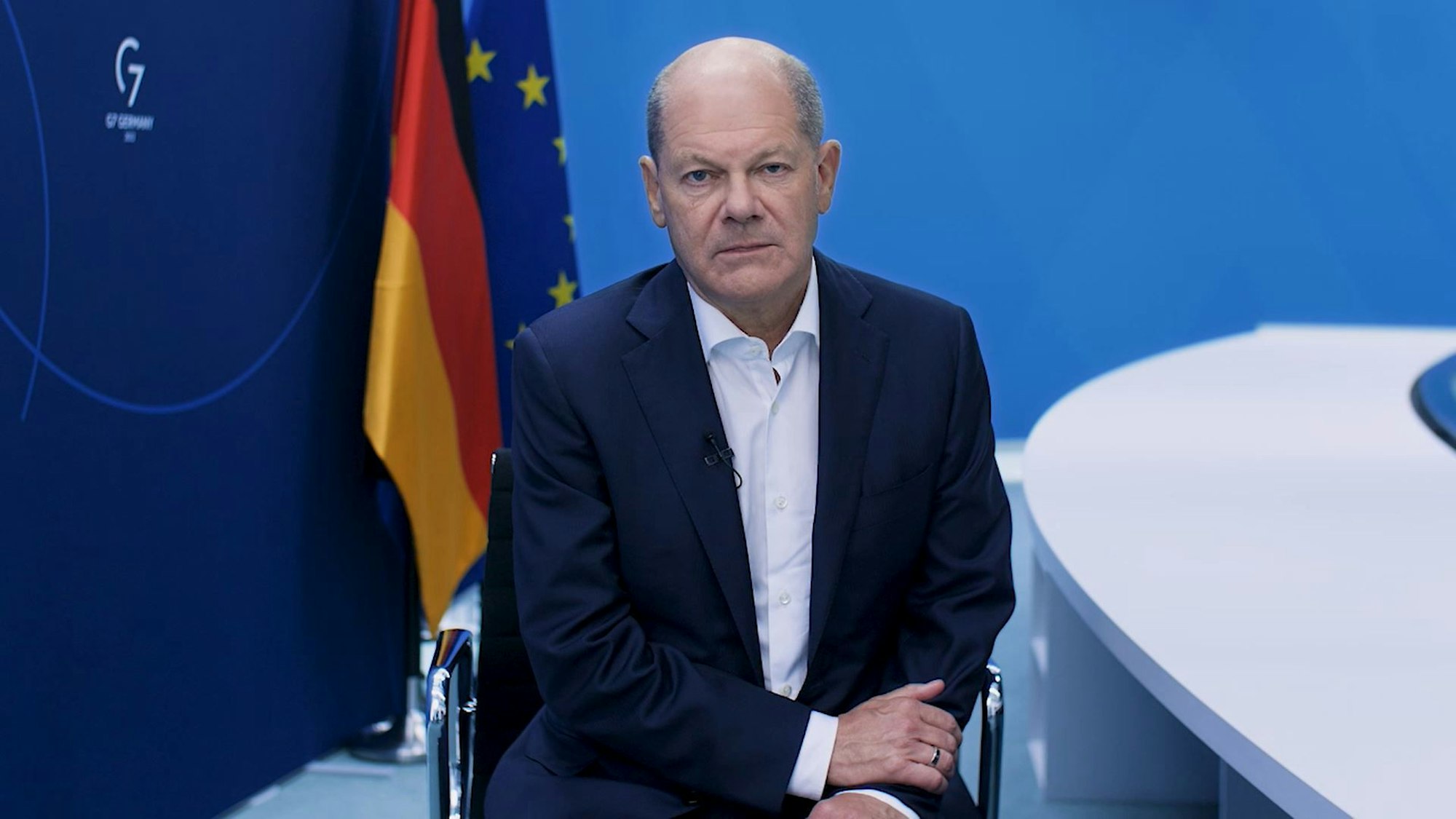 Olaf Scholz bei seiner wöchentlichen Videobotschaft "Kanzler kompakt" (via Bundeskanzler.de)