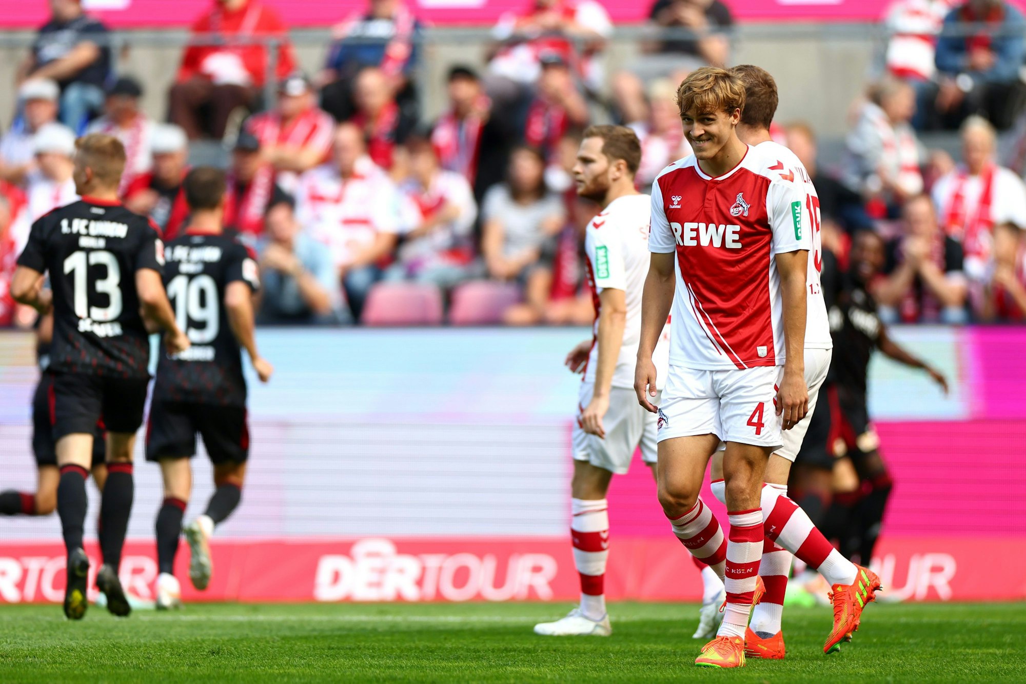 Timo Hübers ist geknickt nach einem Eigentor gegen Union Berlin.