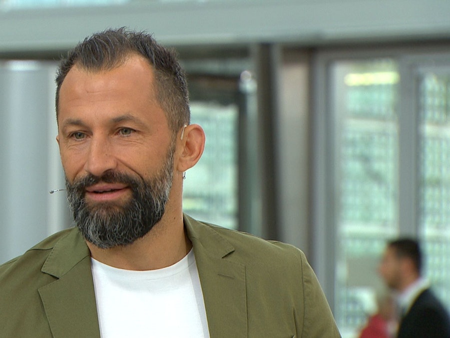 Hasan Salihamidzic vom FC Bayern München im Doppelpass auf Sport1.