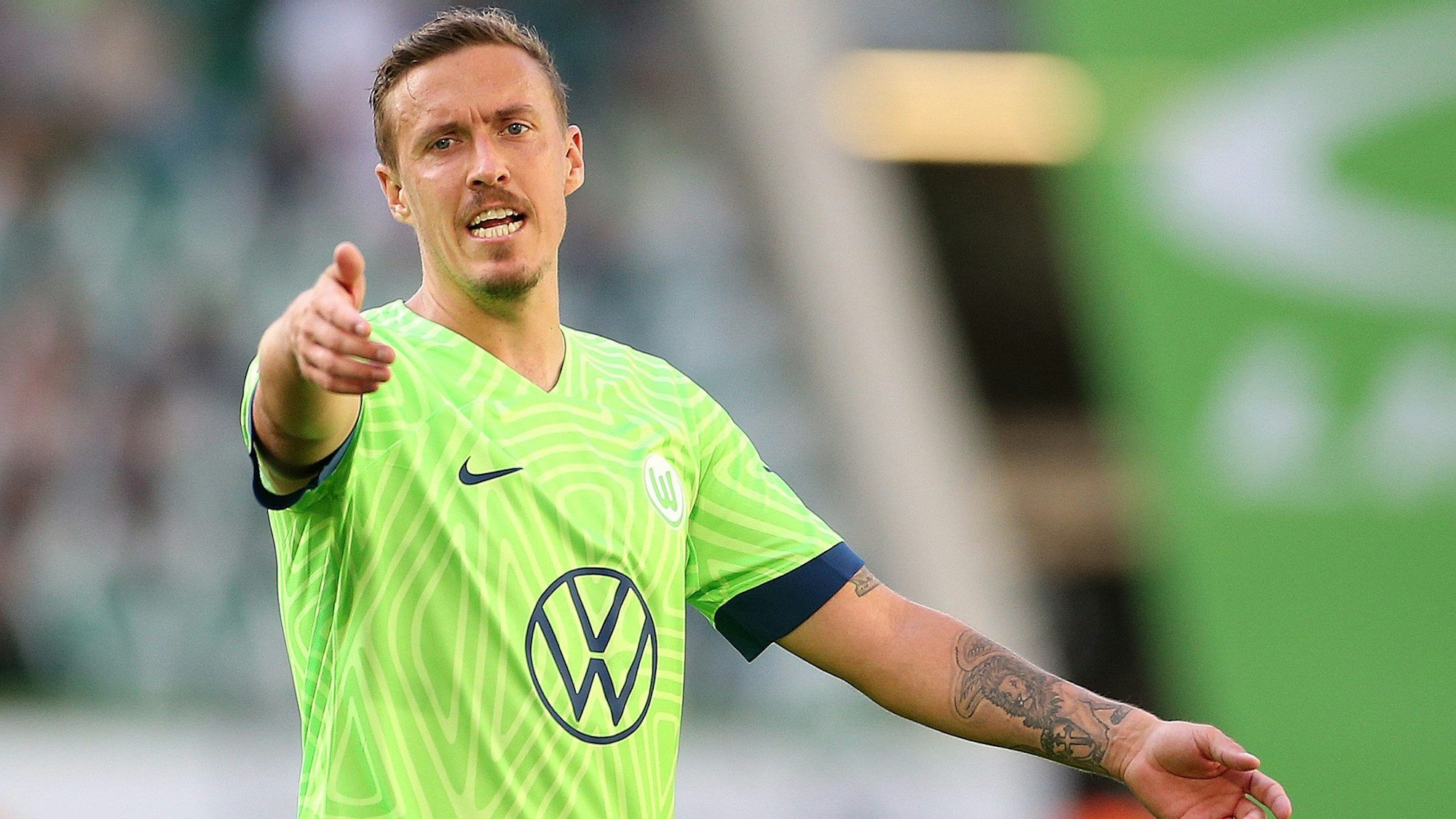 Max Kruse (VfL Wolfsburg) reagiert auf dem Platz.