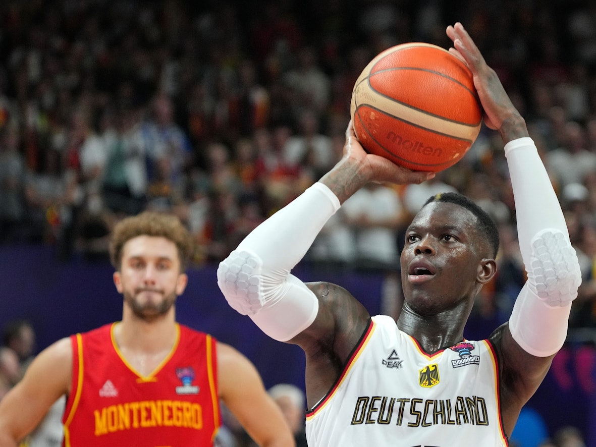 Dennis Schröder (Deutschland) beim Freiwurf.