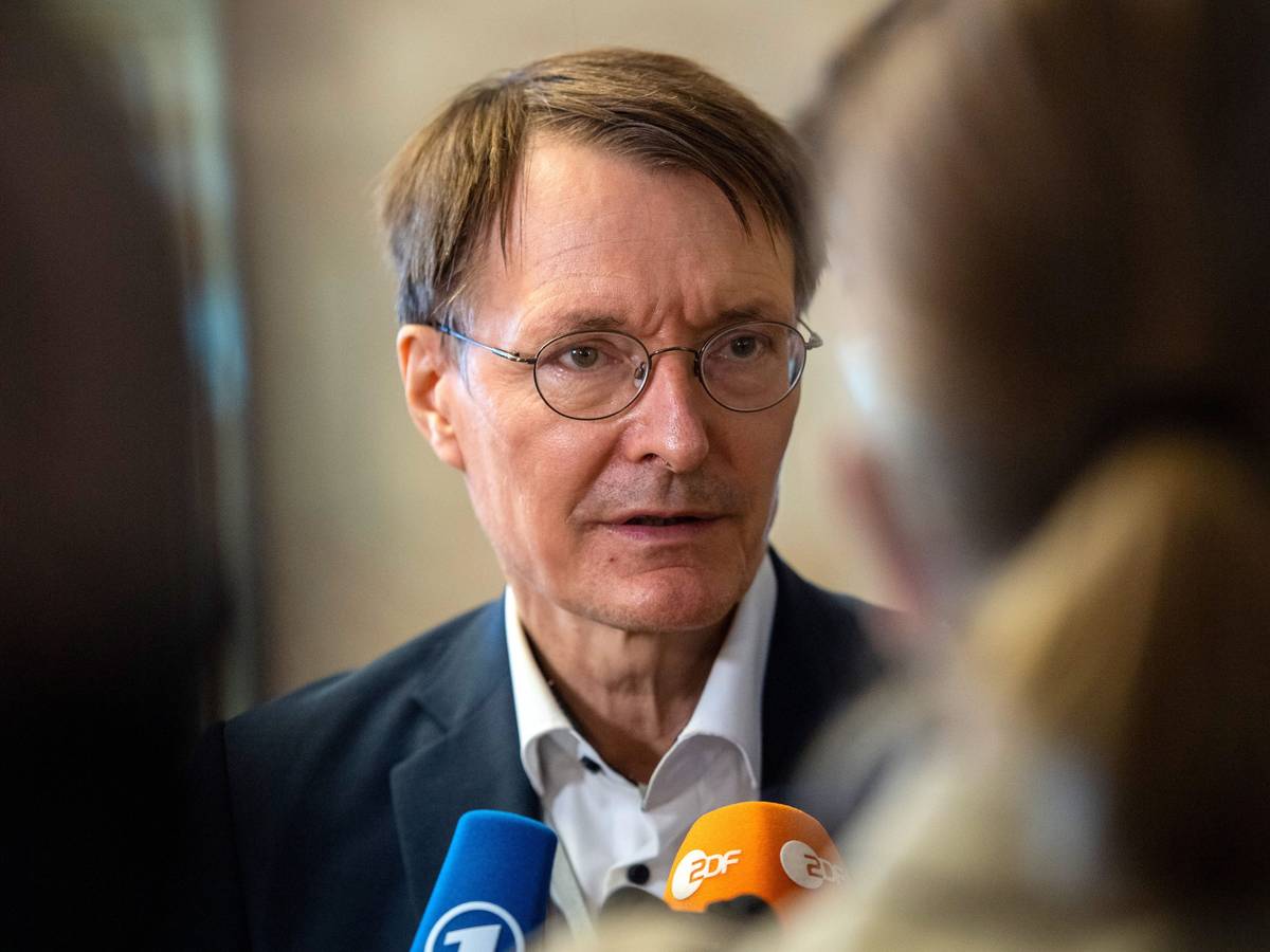 Gesundheitsminister Karl Lauterbach (hier am Sonntag, 11. September, bei einem Besuch in Jerusalem) spricht im RTL-Interview Klartext zum Krisen-Herbst.