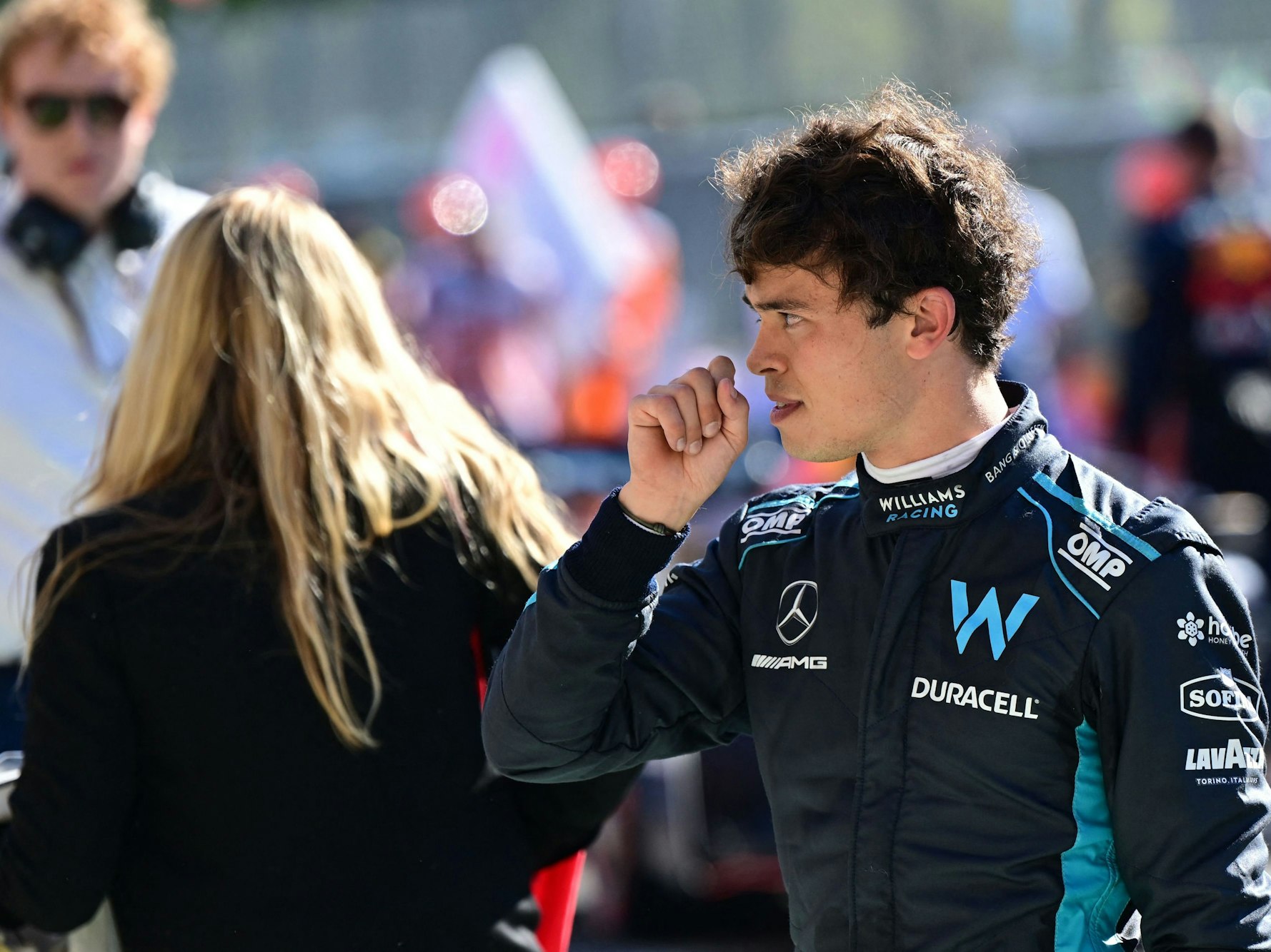 Nyck de Vries nach dem Rennen in Monza im Rennanzug.