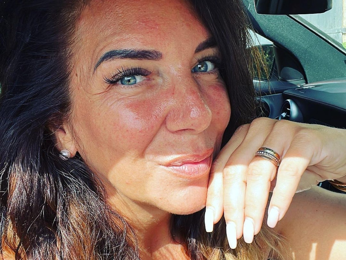 Danni Büchner posiert für ein Instagram-Selfie.