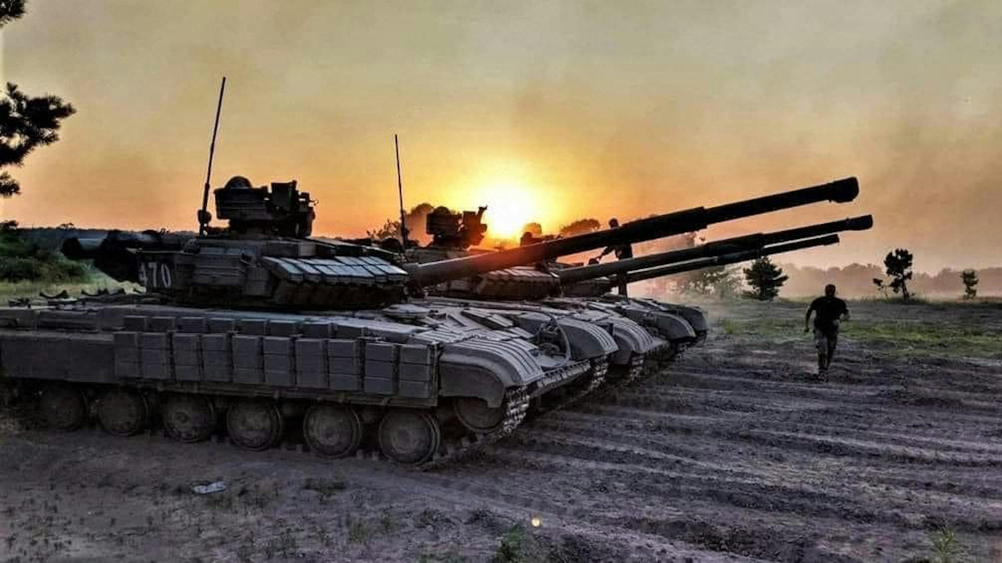 Dieses vom ukrainischen Verteidigungsministerium am 12. September 2022 veröffentlichte Bild zeigt eine Panzerkolonne der ukrainischen Armee während einer Gegenoffensive. Wo das Bild genau entstanden ist, ist unklar.