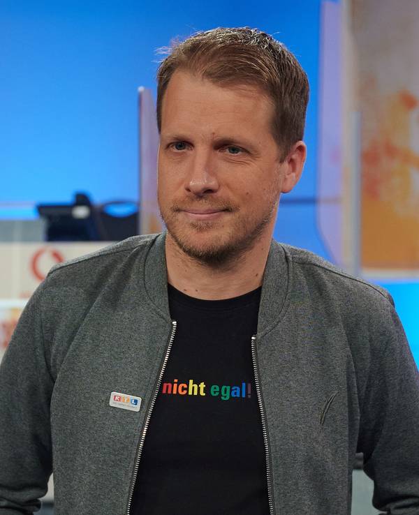 Der Komiker Oliver Pocher steht beim 25. RTL Spendenmarathon im Studio.