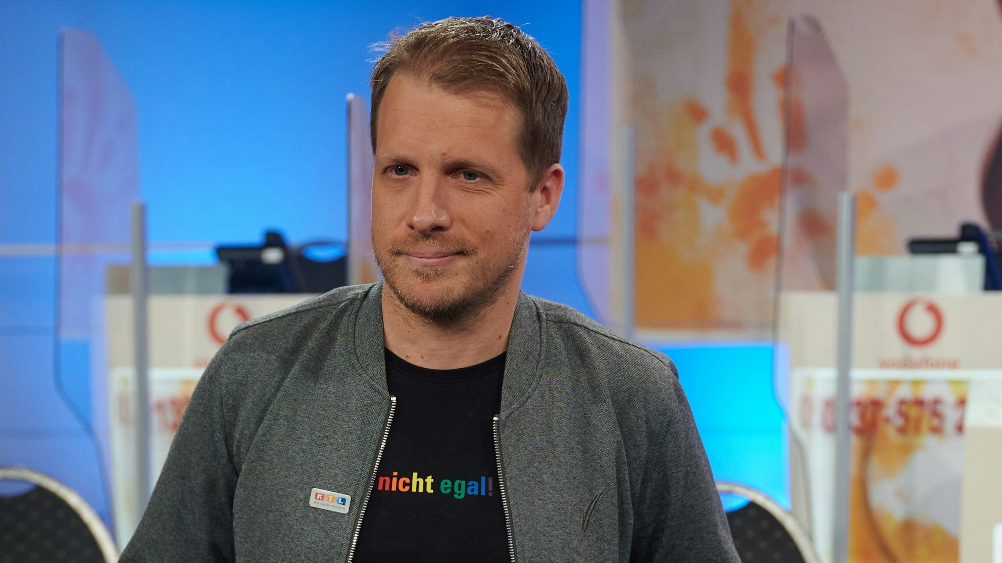 Der Komiker Oliver Pocher steht beim 25. RTL Spendenmarathon im Studio.