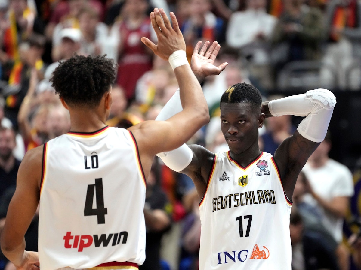 Dennis Schröder und Maodo Lo bei der Basketball-EM.