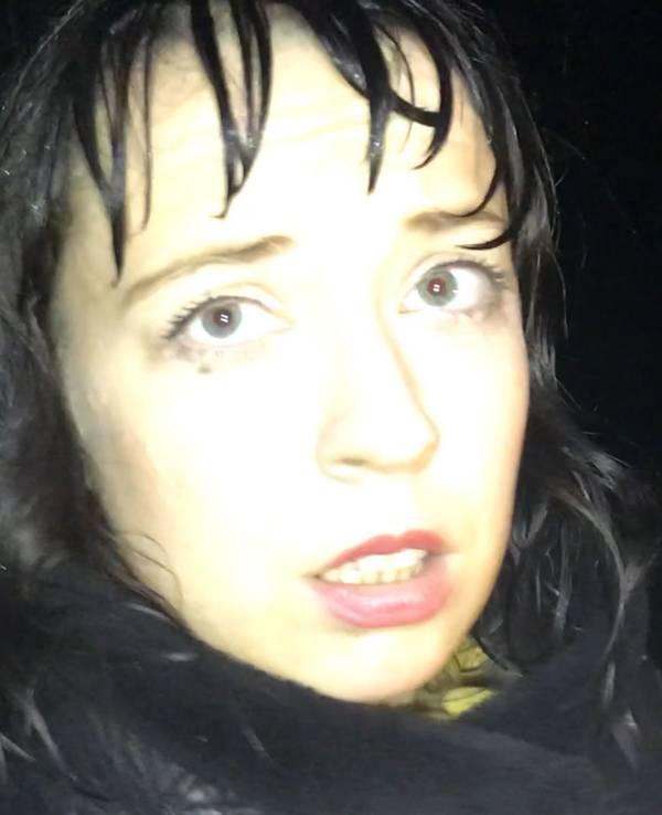 Die Schauspielerin Helena Kühn im Portrait.