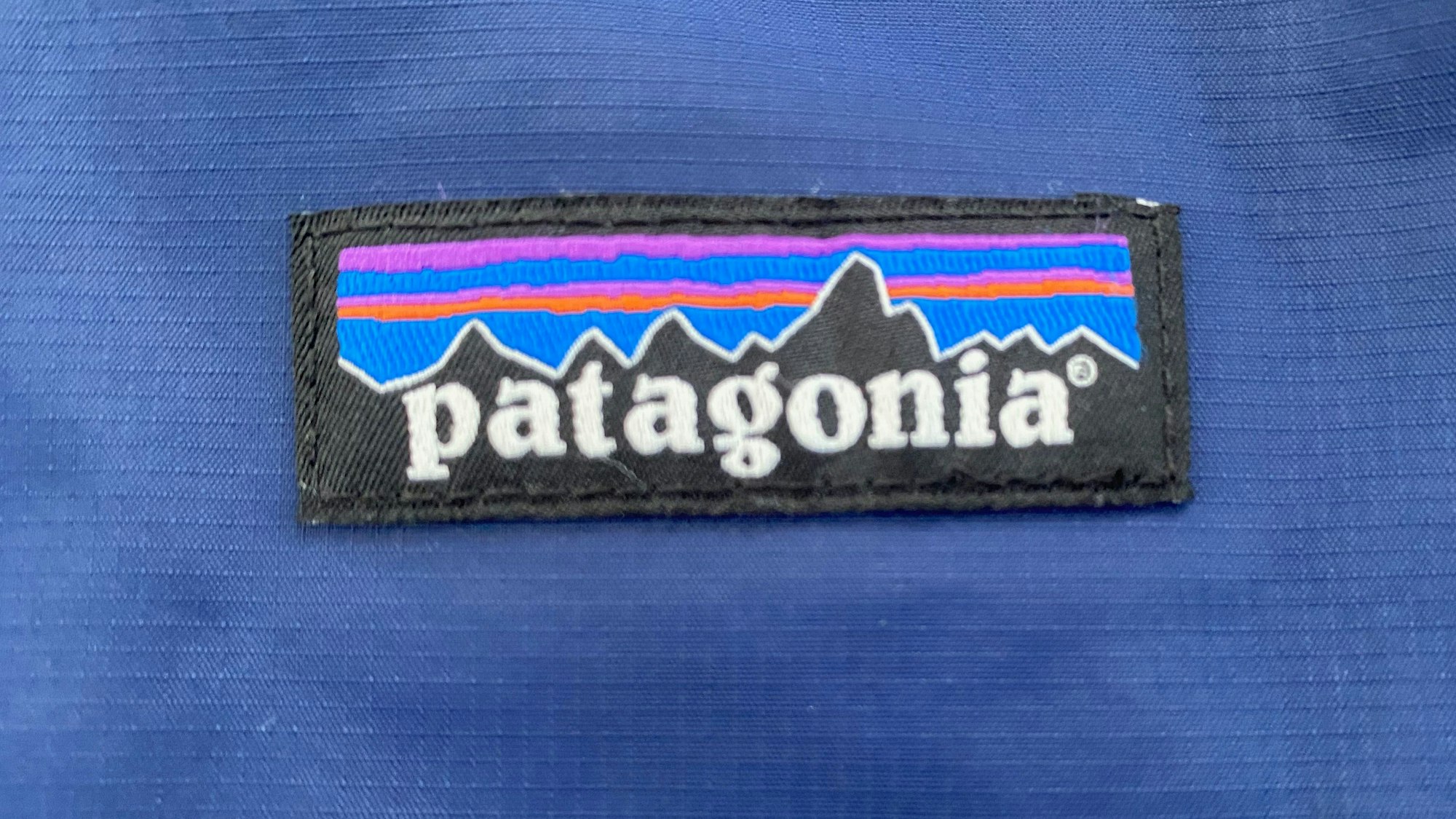Der Gründer und bisherige Besitzer der Outdoor-Firma Patagonia, Yvon Chouinard, hat sein Unternehmen an gemeinnützige Stiftungen übertragen.