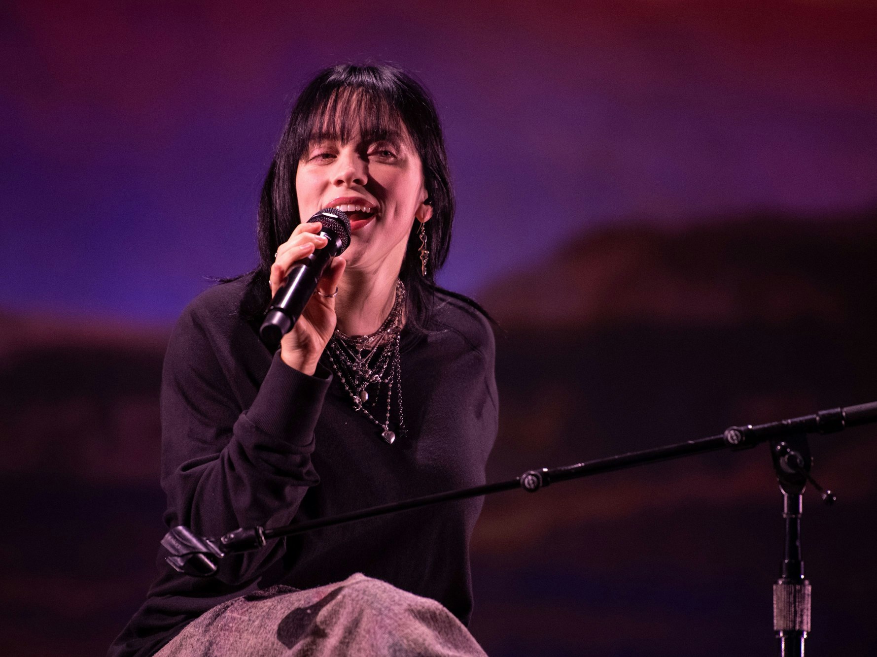 Billie Eilish, hier bei einem Konzert im Juni 2022, hat ein sehr intimes Foto mit ihren Fans geteilt.