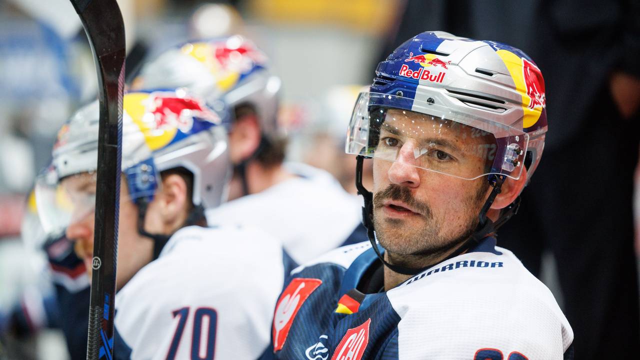 Yannic Seidenberg vom EHC Red Bull München, hier am 24. November 2021 am Rande des Champions-League-Spiels gegen HC Fribourg-Gottéron.