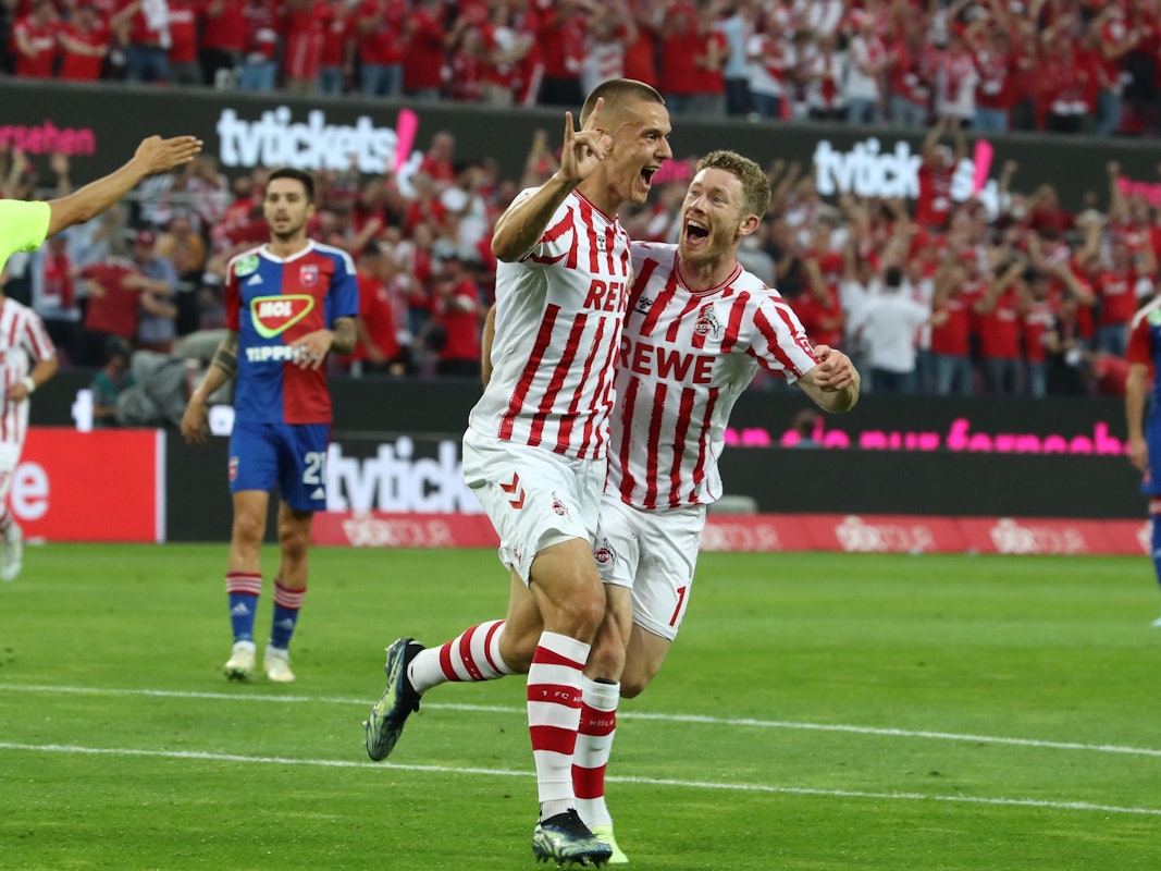 Florian Dietz bejubelt sein Debüt-Tor in der Conference League gegen den FC Fehérvár am 18. August 2022.