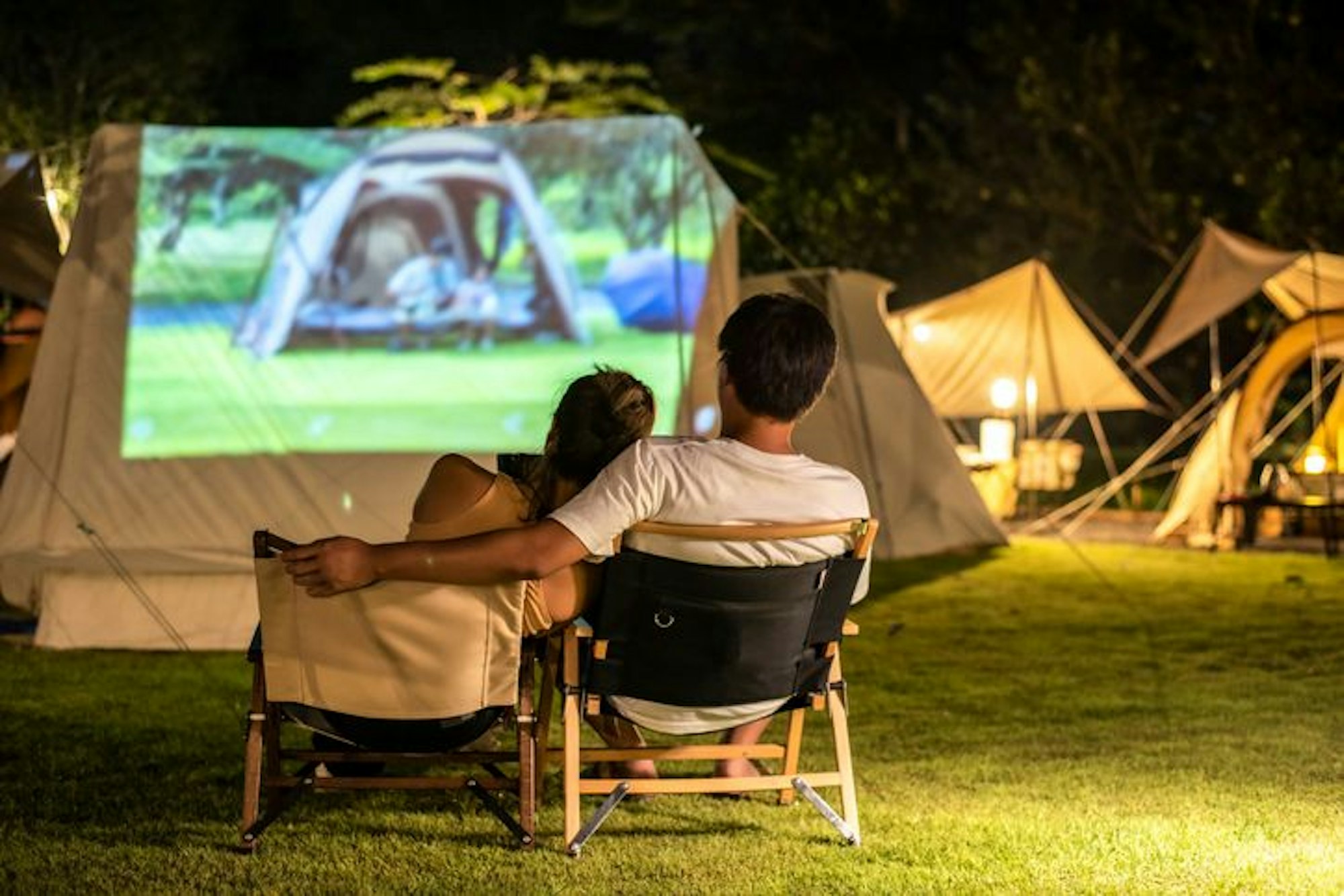 Rtl+ kann von egal wo genutzt werden. Ob in der Natur, im Hotel oder zu Hause!