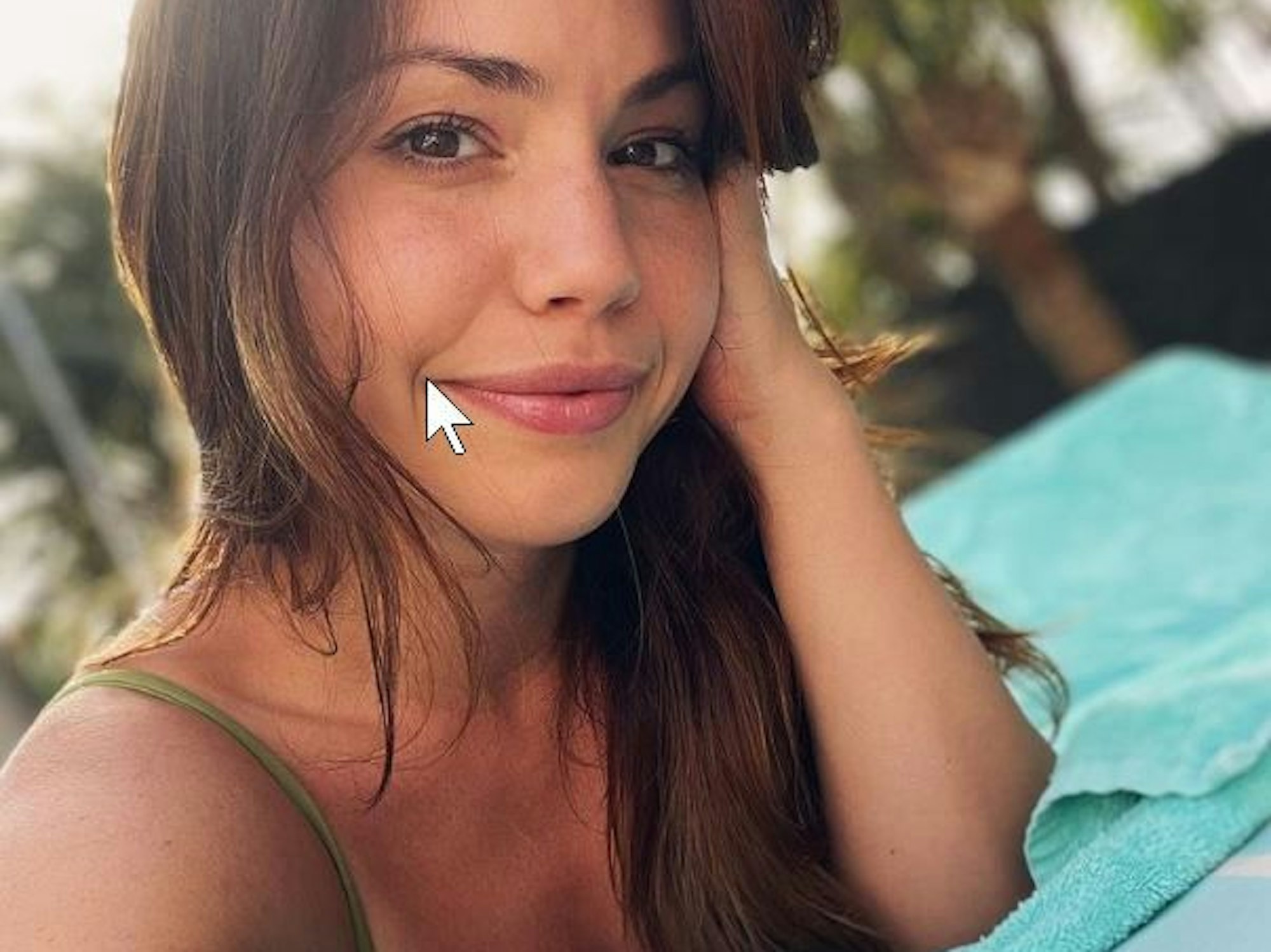 Christina Luft lächelt in die Kamera.