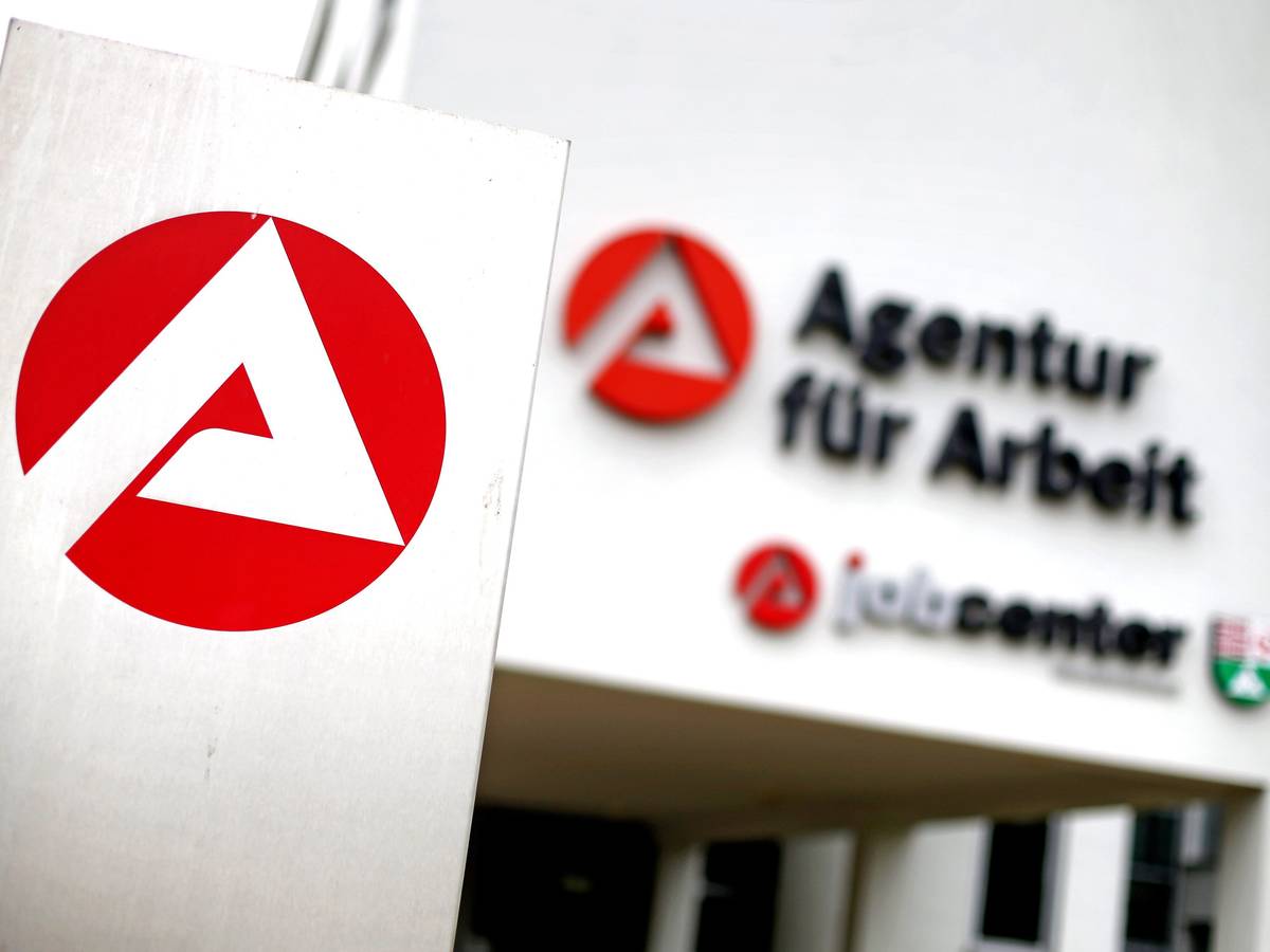 Ab Januar soll das neue Bürgergeld das bisherige Hartz-IV-System ablösen. Unser Foto zeigt ein Jobcenter in Sangerhausen (Sachsen-Anhalt).