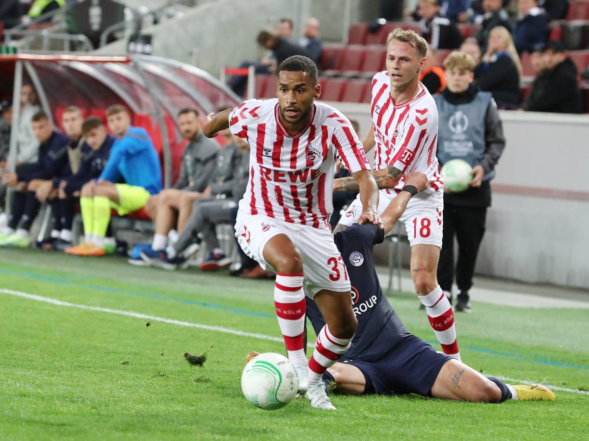 Linton Maina (1. FC Köln) am Ball.