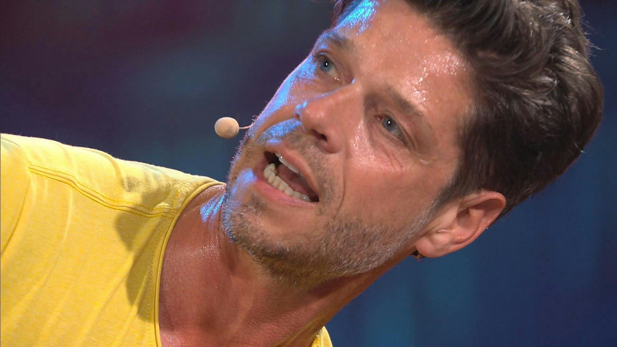 Stephen beim Spiel „Stehvermögen“.