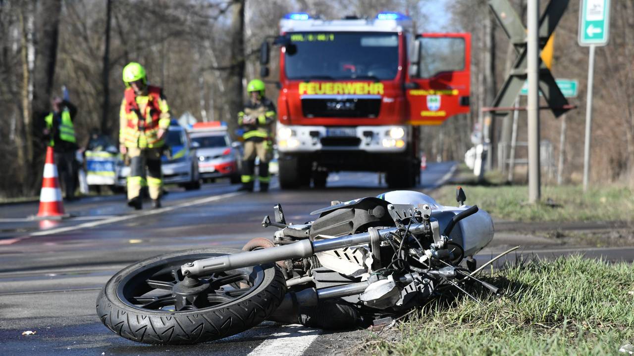 Bei dem Unfall (hier ein Symbolfoto) wurde ein 27-jähriger Motorradfahrer getötet.