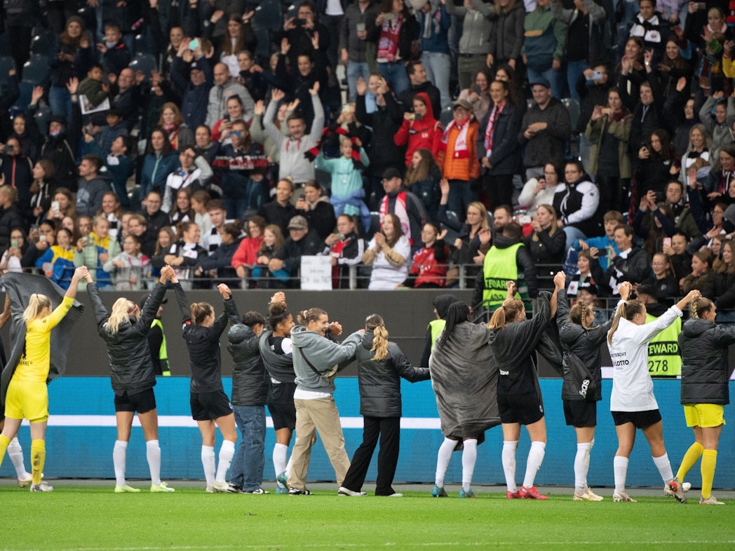 Zum Saisonauftakt der Frauen-Bundesliga empfang Frankfurt die Bayern.