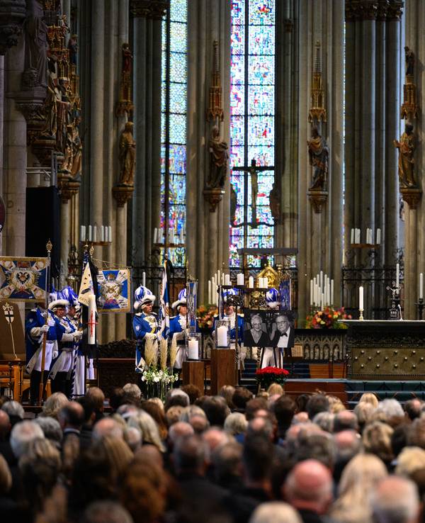 Der Gedenkgottesdienst im Kölner Dom für die Familien Griesemann und Völlmer.