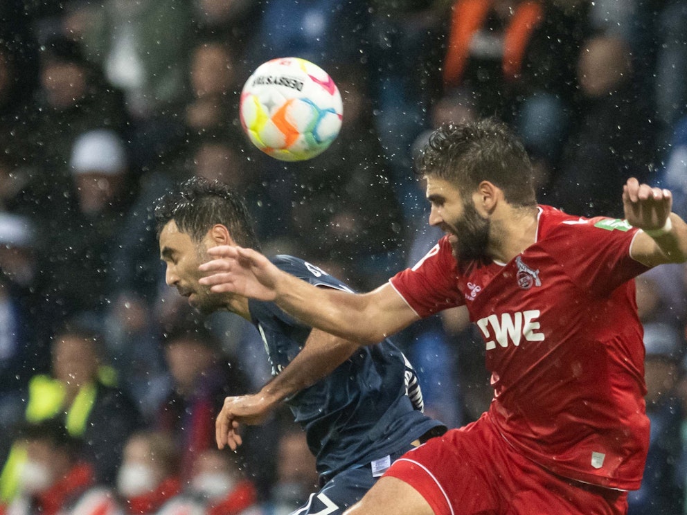 Nikola Soldo im Zweikampf mit Gerrit Holtmann.