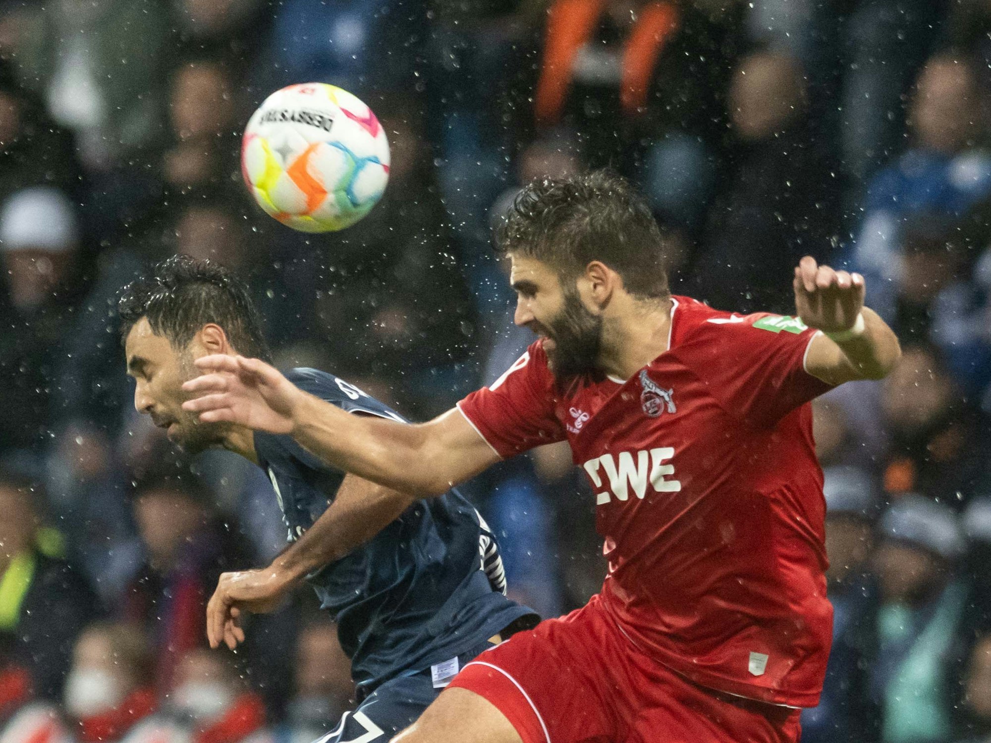 Nikola Soldo im Zweikampf mit Gerrit Holtmann.