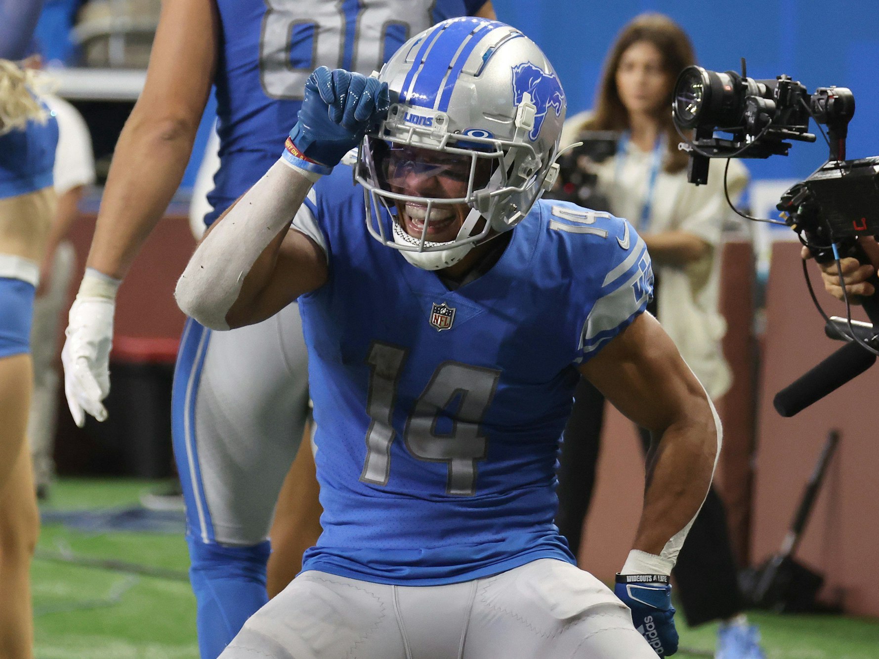 Amon-Ra St. Brown feiert seinen Touchdown