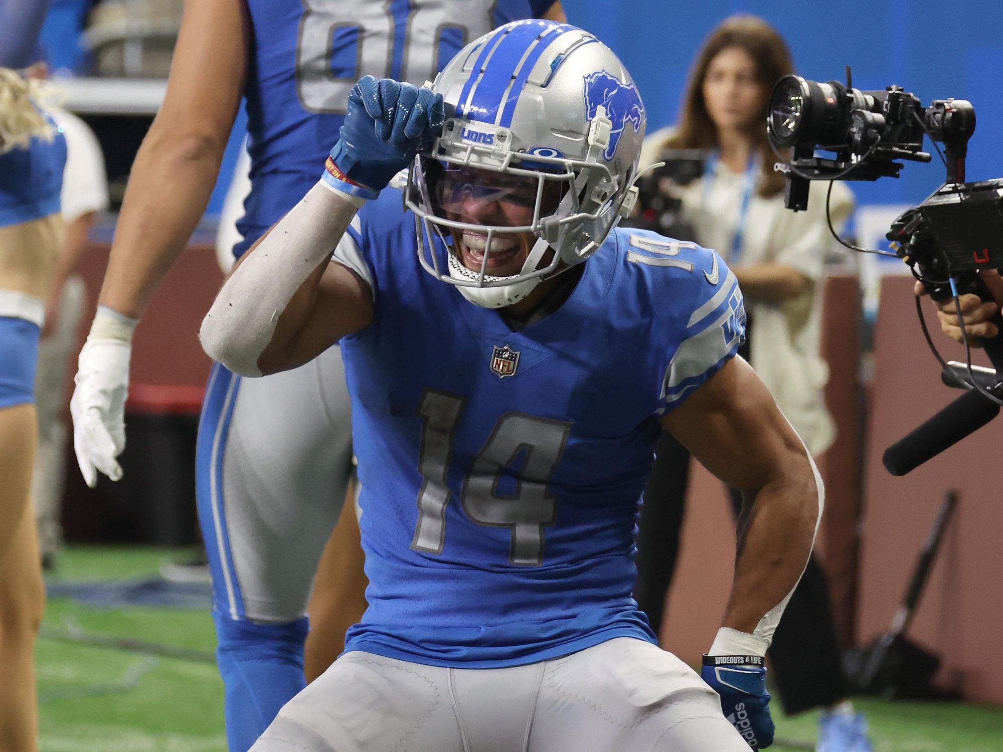Amon-Ra St. Brown feiert seinen Touchdown