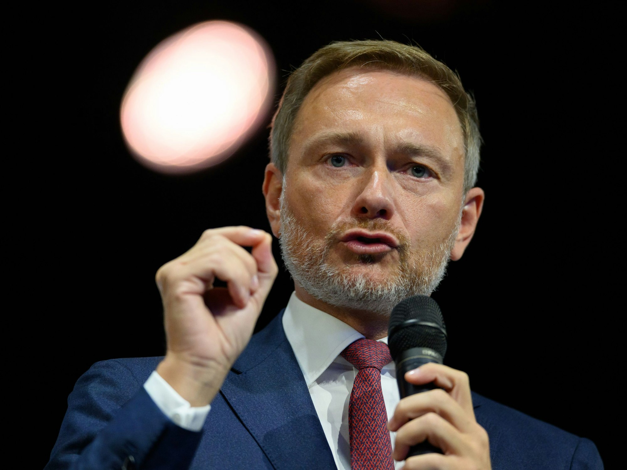 Christian Lindner (hier am 17.9.2022 in Dresden) hat sich erneut für ein Festhalten an der Schuldenbremse ausgesprochen.