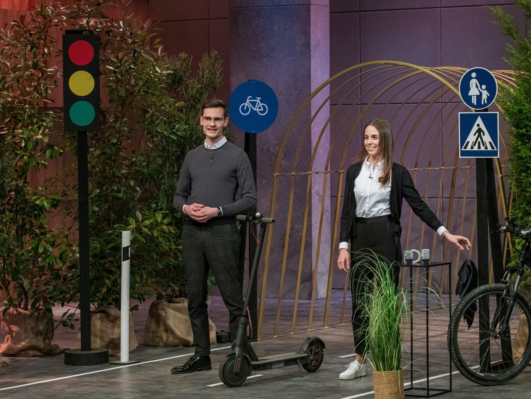Ines Wöckl und Alexander Rech stehen in der „Höhle der Löwen“.