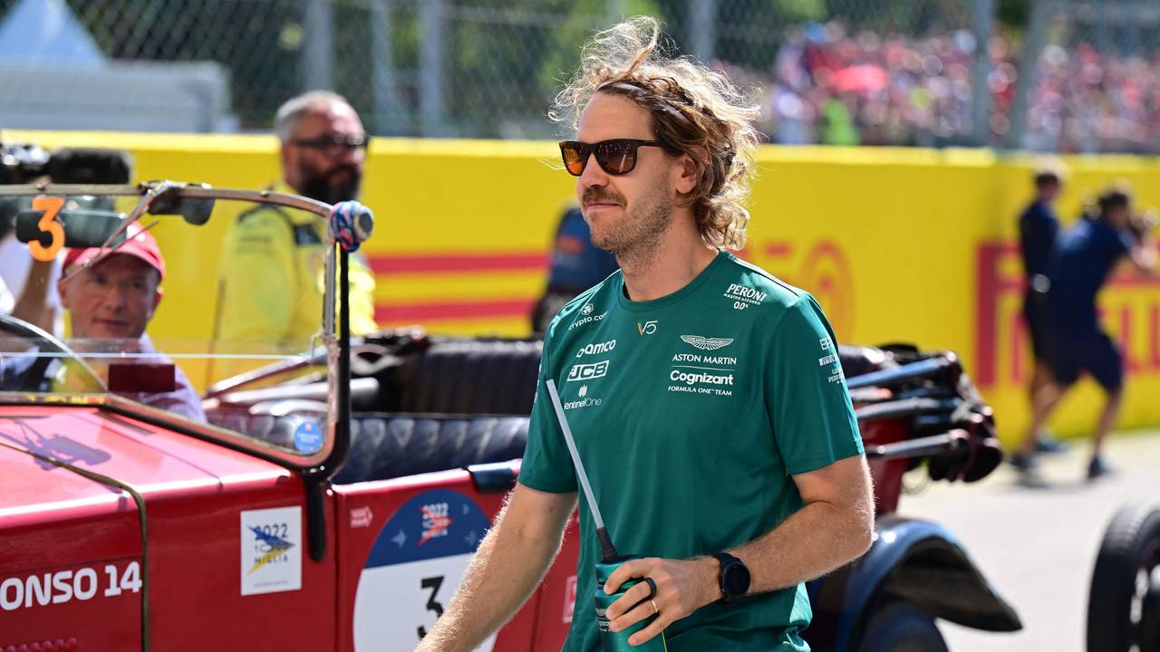 Sebastian Vettel läuft in Monza über die Strecke