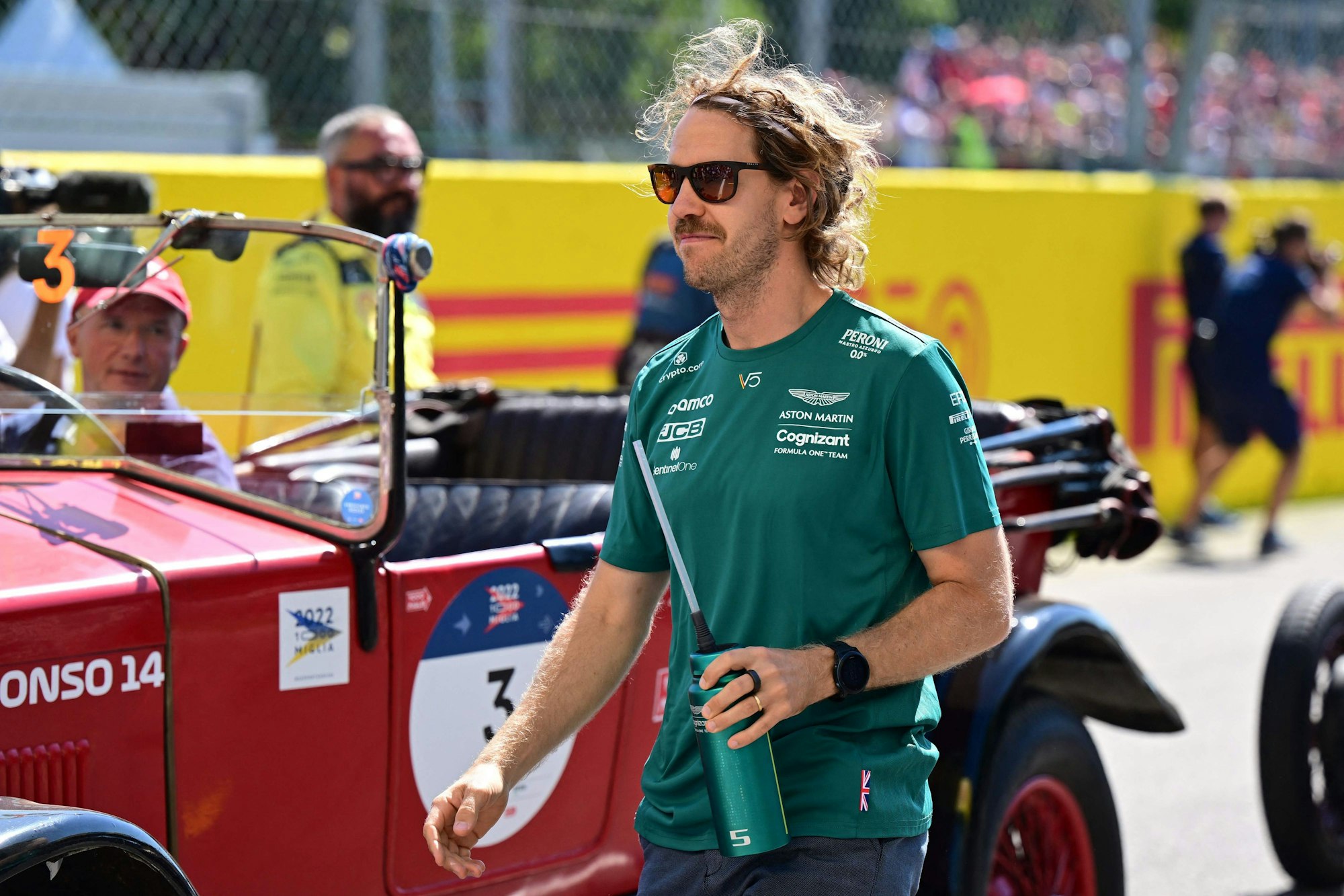 Sebastian Vettel läuft in Monza über die Strecke