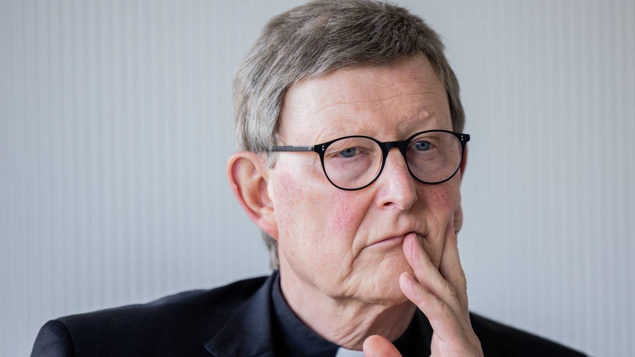 Kölns Erzbischof Rainer Maria Kardinal Woelki bei einem Gespräch im Domforum.